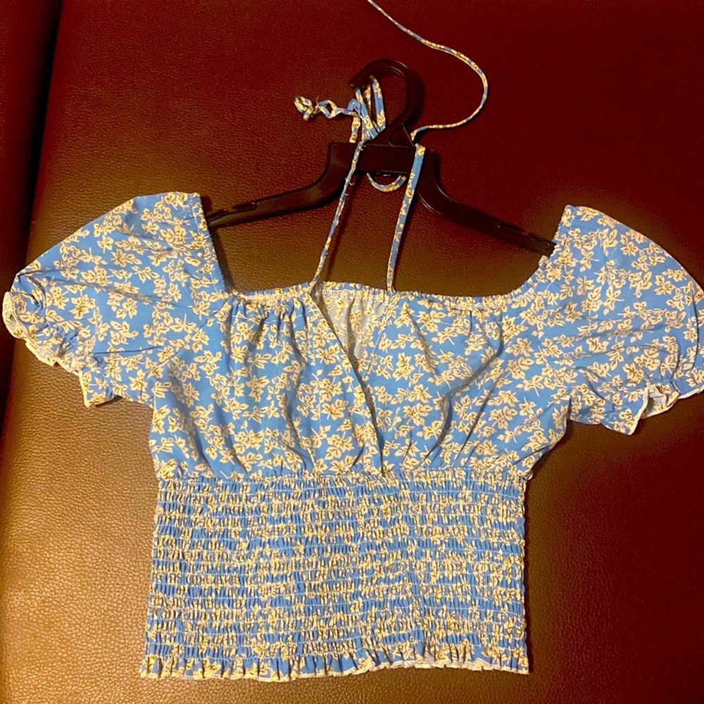 Pretty blue flower crop top